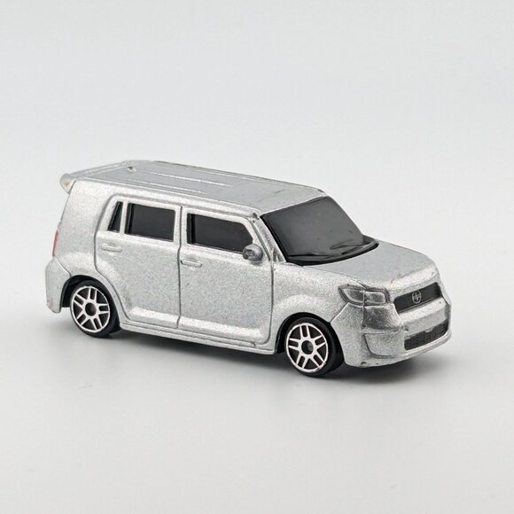 Maisto 2008 Scion xB collectible diecast car - Picture 1 of 4